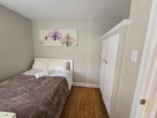 Yonge Sheppard Subway Nearby Private Room - 3