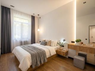 New Renovated 2 Bedroom with Balcony,Tigran Mets Avenue - 3