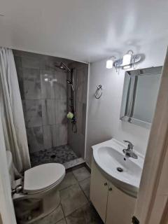 Yonge Sheppard Subway Nearby Private Room - 1