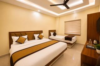 Hotel RK Palace Vrindavan - Near Bankey Bihari and Prem Mandir - 0