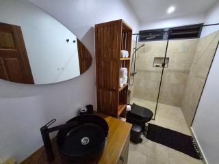 Tahiti Fare Rava Home with garden near Papeete - 4