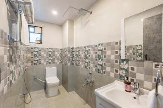 Comfy 2BHK at Lakecity Apartments by Viraalay - 6