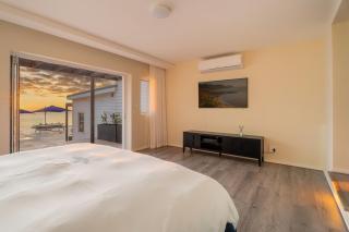 Spectacular Ocean & Mountain Views, Large Jacuzzi, 8 Bedrooms, 2 Pools - Two Views Villa Camps Bay - Cidade Do Cabo - 6