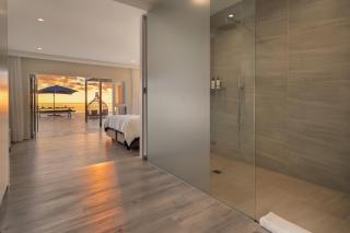 Spectacular Ocean & Mountain Views, Large Jacuzzi, 8 Bedrooms, 2 Pools - Two Views Villa Camps Bay - Cidade Do Cabo - 5