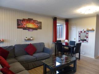 12 Heathercroft, Hunters Quay - 2