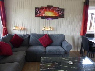 12 Heathercroft, Hunters Quay - 1