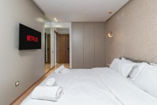 Modern 2BR with WiFi AC Parking - 5