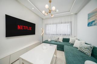 Modern 2BR with WiFi AC Parking - 0