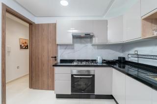 Modern 2BR with WiFi AC Parking - 3