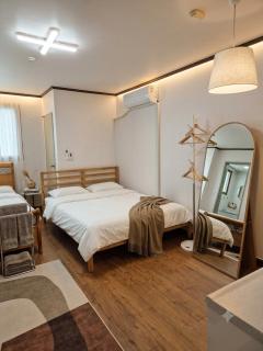 Seoul Station condo - 1