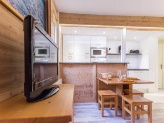 Appartement rénové proche Paradisio, 200m des pistes, balcon, TV - FR-1-181-2831 - 2