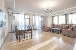 Prime Location l 2BR, 2BA Apartment in New Building Steps from North Avenue & Republic Square - 7
