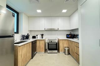 Yas Island 4BR -Luxury Grand Retreat - 9