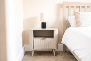 Cozy 2 BDR in Ardrossan - Sleeps 5 - Parking - 1