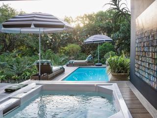 Luxury Caisa Villa Eden Rock Estate - 8