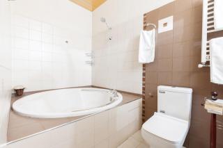 Republic Square 2BR Residence With Balcony - 4