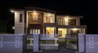 The Pearl, Elegant 5 Bedroom Kerala Home - 1