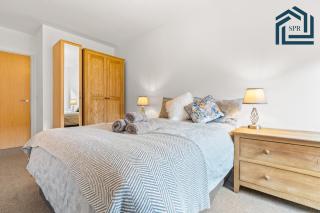 Reading City Getaway Stylish Flat, Sleeps 2 - 9