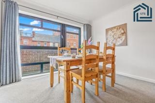 Reading City Getaway Stylish Flat, Sleeps 2 - 7