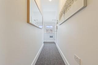 St George Court, Spacious 2 Bedroom Apartments, City Centre, Self Check In, Parking - 3