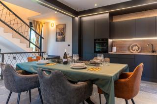 Villa Novara Holiday Home - 1