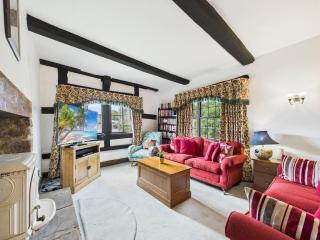 Mainstone House by Signature Stays - Luxury Retreat - HotTub - 3