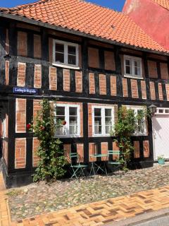 Madam Bundsens Huse - 9