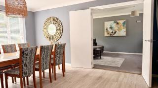 Duxford Spacious 4BR Home near IWM Duxford Aviation - 1