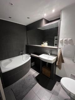 FONTANA 11 - Cozy 60m2 Apartment in Very Centre - 200m to Main Square - 8