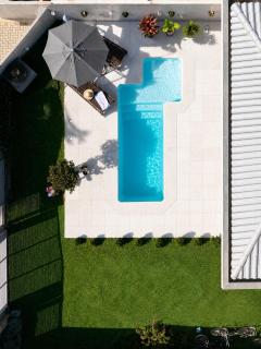 GREY HOUSE Refúgio com Piscina Aquecida a 250 Metros da Praia Até 8 Hóspedes - 8