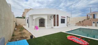 Villa avec piscine spacieuse s2 - 0