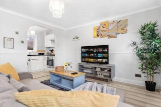 Watford Cozy Full Home - Perfect for Harry Potter Studios! - 1