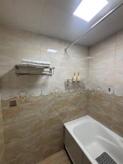 3 Bedroom apartment with two baths Sleeps 8 - 1
