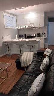 Elegant Executive Suite, Private Comfortable - 9