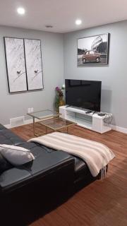 Elegant Executive Suite, Private Comfortable - 6