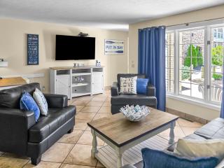 Put-in-Bay Poolview Condo #2 - 6