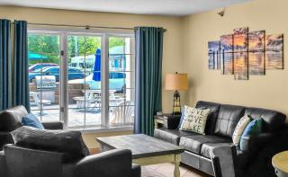 Put-in-Bay Poolview Condo #2 - 2