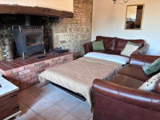 Jasmin Cottage with seasonal Swimming Pool - 1