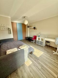 Night Host Trzebnicka 34-36 free parking - 4