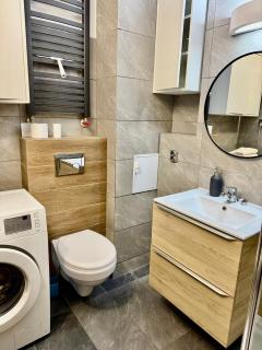Night Host Trzebnicka 34-36 free parking - 6