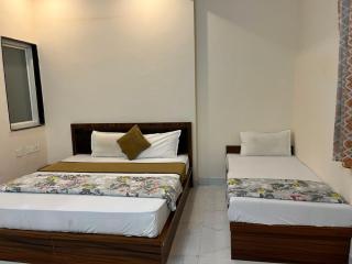 Hotel Banshi Wala - Best Hotel in Khatu Shyam ji Near Khatu shyam ji Tample - 0