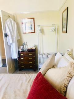 Cleave Court Guest House - 3