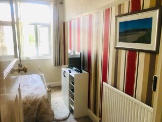 Cleave Court Guest House - 5