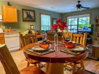 Hot Tub Oasis: Panoramic Mtn Views - Pet‑Friendly - 4