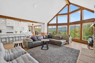 Alpine View Lodge - Cozy Private Chalet in Mont-Tremblant - 1