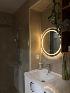 Cozy apartment near metro station - 0