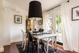 5BD 3BA - Black&White ArtBNB - Antique Row WPB - 9
