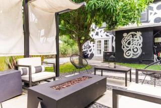 5BD 3BA - Black&White ArtBNB - Antique Row WPB - 5
