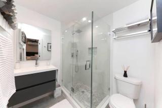 5BD 3BA - Black&White ArtBNB - Antique Row WPB - 3