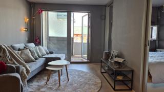 Very central flat with big courtyard balcony - 0